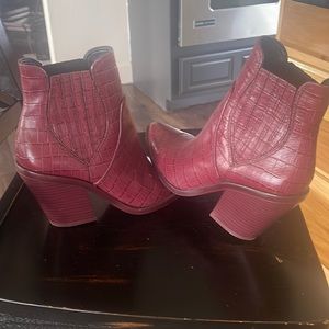 Rebecca Minkoff Sabina Too Pinto Nior ankle boots. Gorgeous